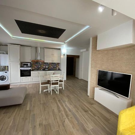 Sunny Deluxe Apartment Cosmopolis Stefanestii de Jos Bagian luar foto