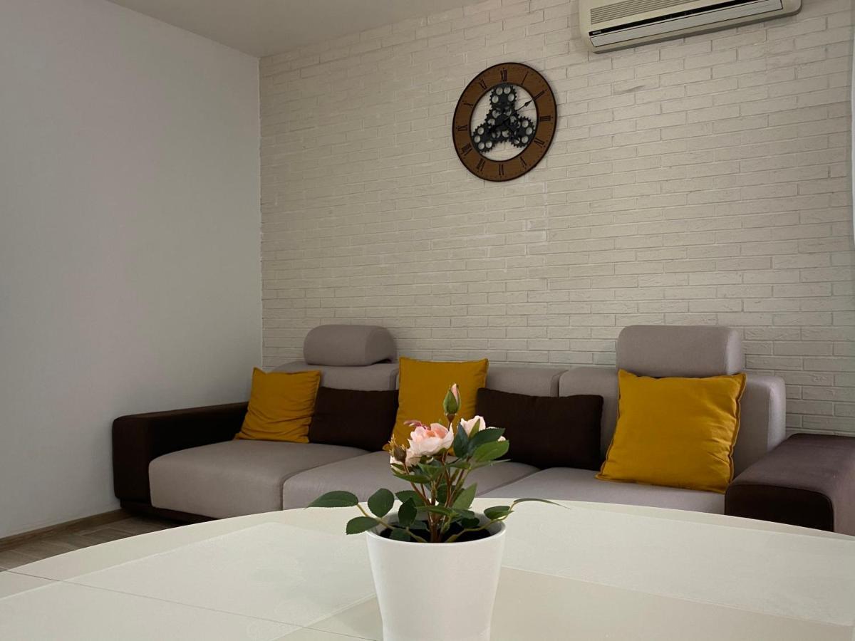 Sunny Deluxe Apartment Cosmopolis Stefanestii de Jos Bagian luar foto
