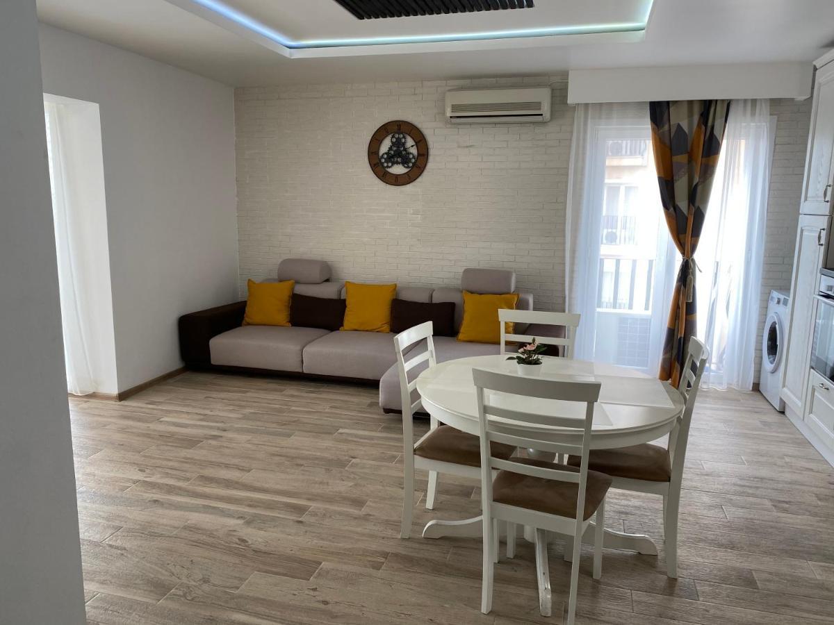 Sunny Deluxe Apartment Cosmopolis Stefanestii de Jos Bagian luar foto