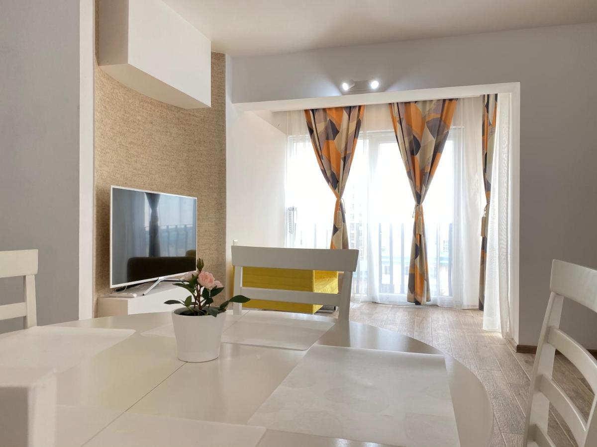 Sunny Deluxe Apartment Cosmopolis Stefanestii de Jos Bagian luar foto